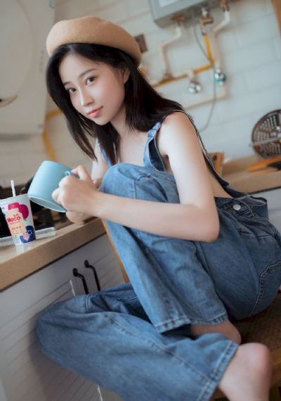 泌尿科女医生三中字厚德