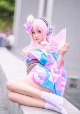隔壁邻居女孩